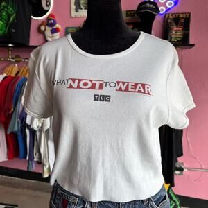 Vintage Y2K 2009 TLC What Not To Wear Baby Tee Size M